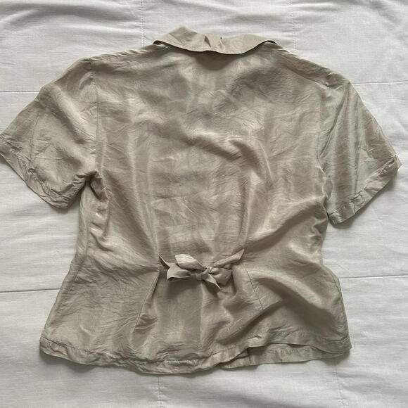 Tan silk vintage button up tie back blouse Size small - Picture 2 of 5